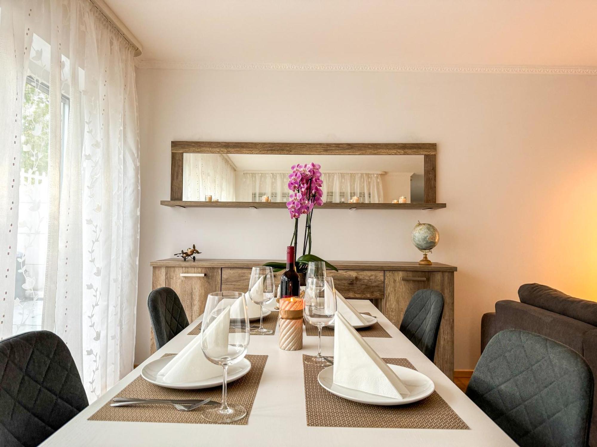 Modern Und Lichtdurchflutet - Ferienwohnung Mit Terrasse Fachbach Екстер'єр фото