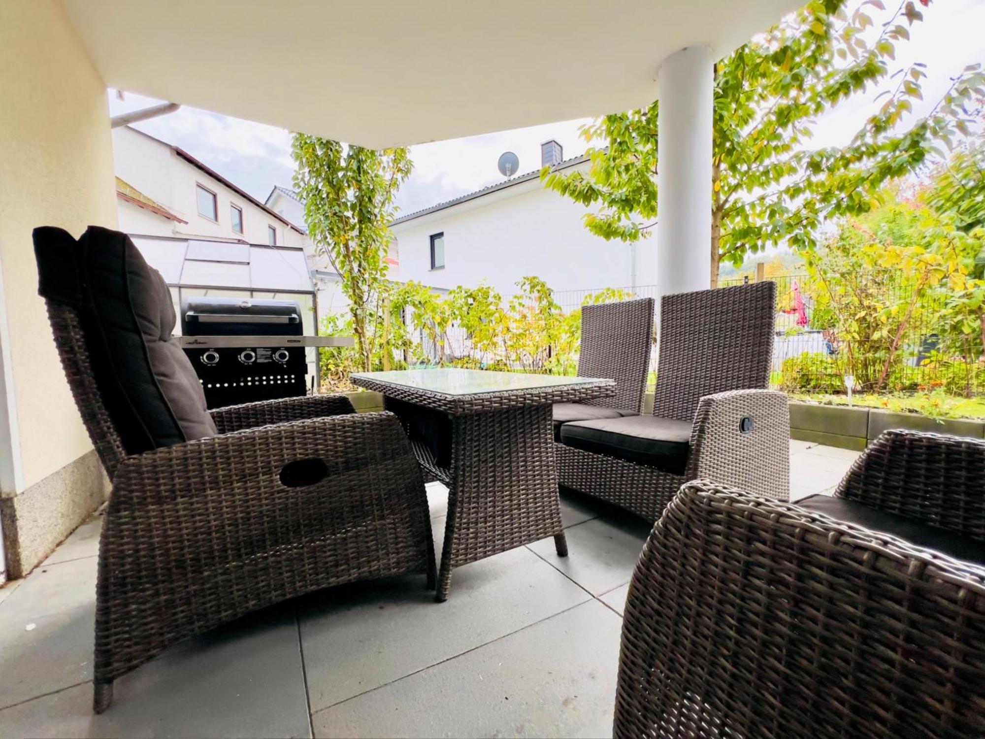 Modern Und Lichtdurchflutet - Ferienwohnung Mit Terrasse Fachbach Екстер'єр фото