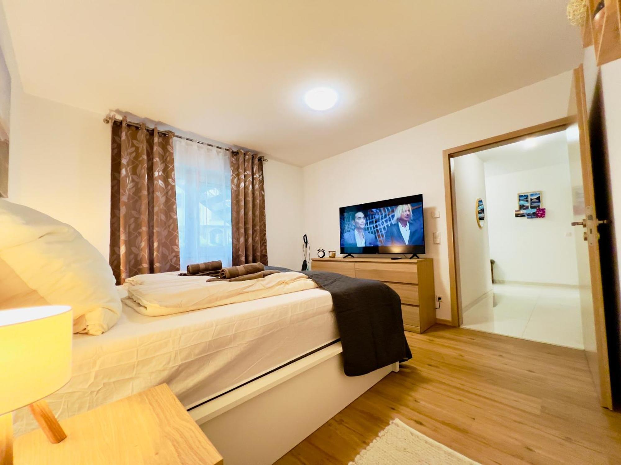 Modern Und Lichtdurchflutet - Ferienwohnung Mit Terrasse Fachbach Екстер'єр фото